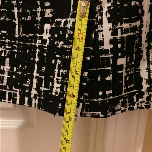 Black & White pencil skirt by Cynthia Rowley - Picture 3 of 6